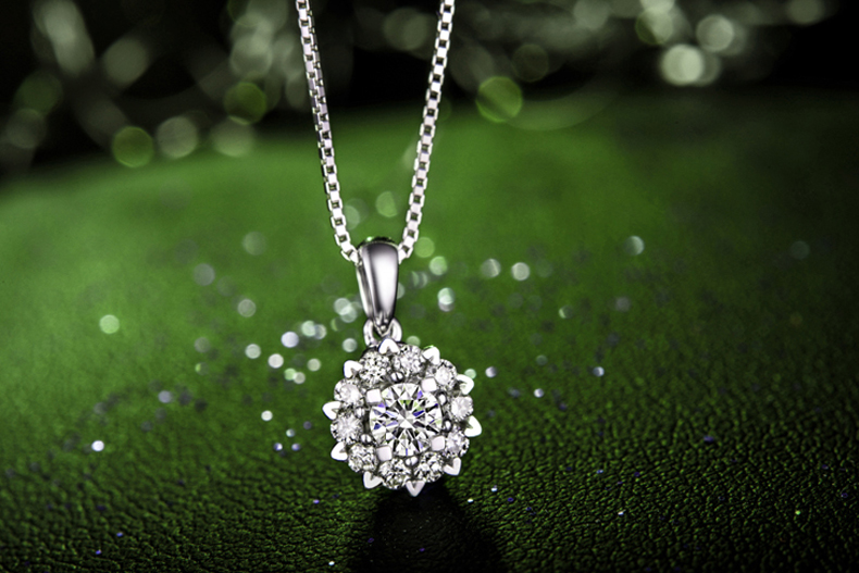 ZOCAI 佐卡伊 触电 18k金群镶钻石吊坠项链 D03921-珠宝首饰-亚马逊中国